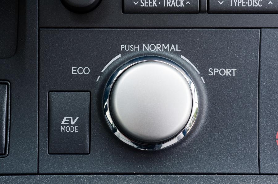  Lexus CT200h 2010 года  (фото 214 из 266)